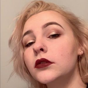 Meet your Posher, Maya